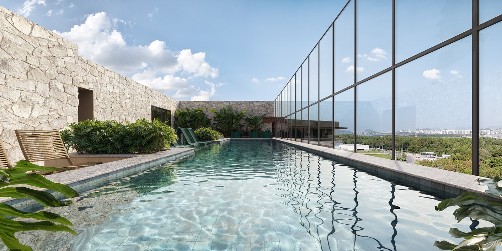 INT10_PISCINA_HR
